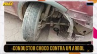 Barrio Cementerio: Vehículo chocó contra un árbol.