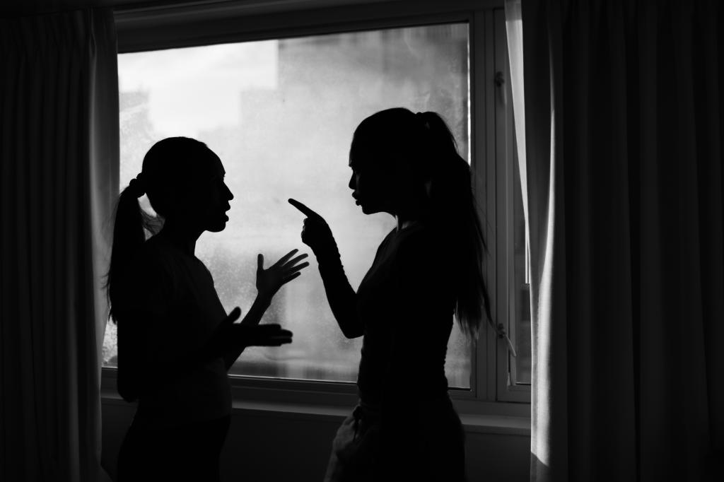 Dear Abby: My mentally-ill sister thinks she was trafficked