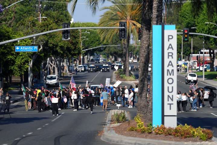 Paramount man charged with throwing cinderblock at Border Patrol officer