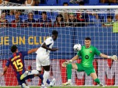 Barcelona golea 5-0 al Como italiano