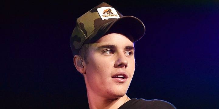 Justin Bieber Twins in Pink with Son Jack Blues in Rare Photo