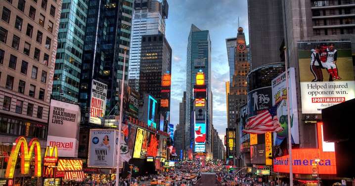 Tiroteo en Times Square, Nueva York, deja al menos 3 personas heridas