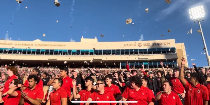 Big 12 ADs approve rule change regarding throwing items onto field