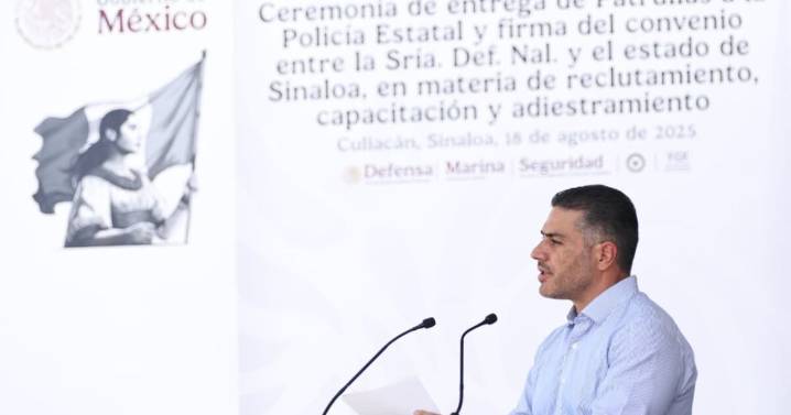 Sinaloa recibe 100 patrullas y firma convenio para capacitar a 150 agentes