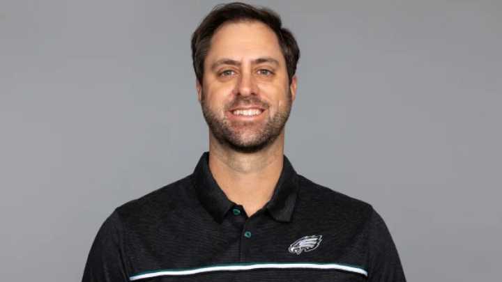 OC Kevin Patullo Puts All Eagles WR on Notice After John Metchie’s Trade From Texans Eagles OC Kevin Patullo warns WRs after John Metchie trade while shaping the offense’s identity and tempo. Zatin Si