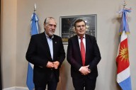 Presentaron el libro "Almas Quemadas" en el Fórum