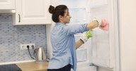 Los 4 trucos caseros más efectivos para quitar los malos olores de la heladera