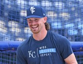 Royals beat Tigers 3-1 with late heroics