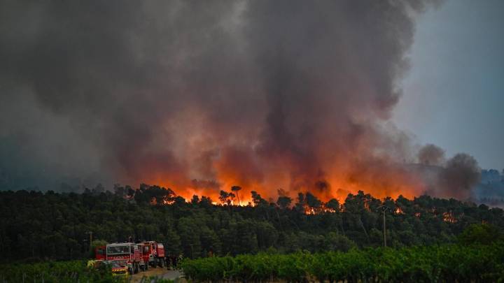 Francia lucha contra el incendio más devastador de los últimos 60 años