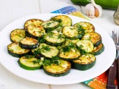 Calabacitas al ajillo: la mejor guarnición rápida y sabrosa