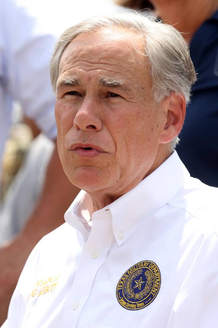 Gobernador de Texas convierte en ley nuevo mapa electoral que favorece a los republicanos