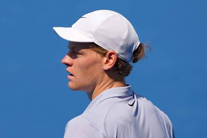 Carlos Alcaraz wins Cincinnati Open after Jannik Sinner retires through illness after 5 games