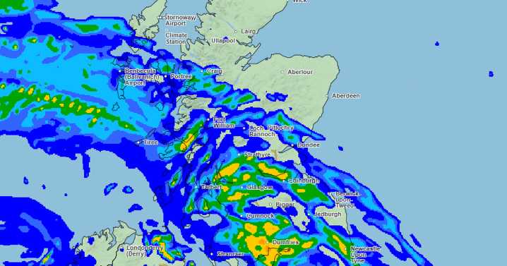 Met Office weather maps show exact time massive wall of rain hits Scotland this weekend