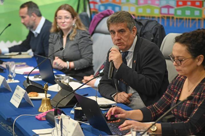 Los Lagos aprueba $2.400 millones en proyectos FRIL 2025