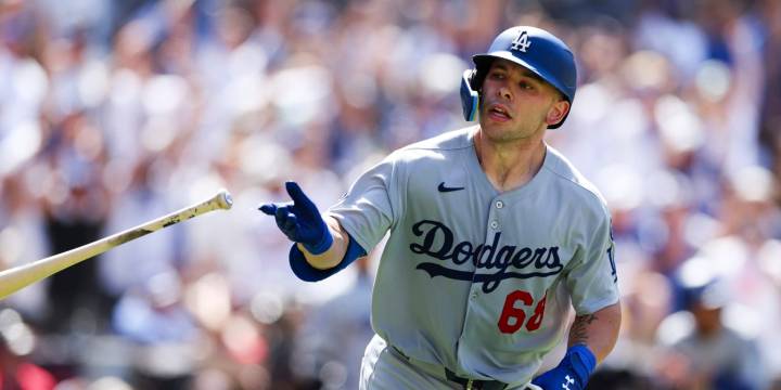 Dalton Rushing hits go-ahead homer, Dodgers tie Padres in NL West