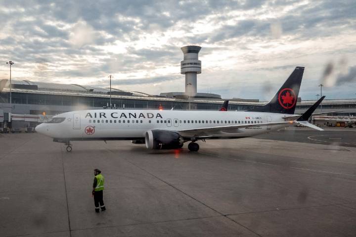 Air Canada flight attendants to picket at four Canadian airports as contract negotiations resume