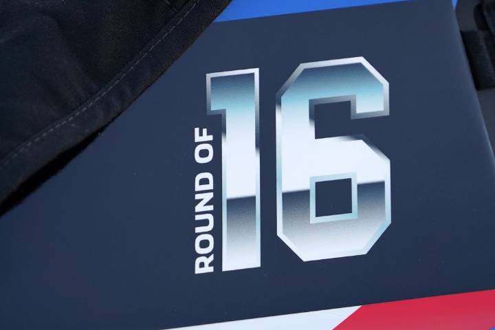 Deadspin | Round of 16 playoff action revs up at Darlington
