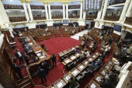Pleno aprueba ley que permite a los congresistas hacer campaña en semana de representación