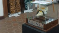 Artesanos y xhitases de La Valla donan máscara de madera a Zacatecas