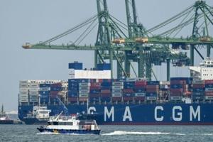 Singapore key exports slip in July as US shipments tumble 42.7 pct