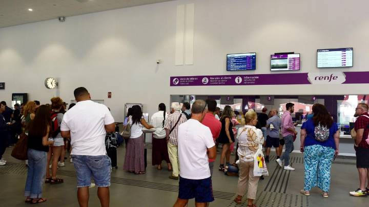 Nuevo corte del tráfico ferroviario Galicia-Madrid tras salir de A Coruña los primeros trenes