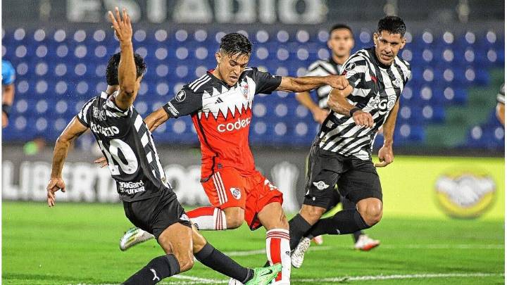 River Plate enfrenta a Libertad en Asunción por el primer duelo de octavos de final