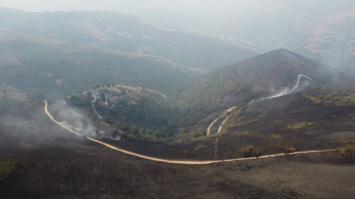 La zona afectada por el incendio de Cangas de Narcea, a vista de dron
