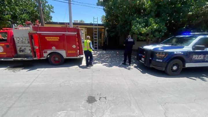 Se movilizan policías y bomberos por explosión en Torreón
