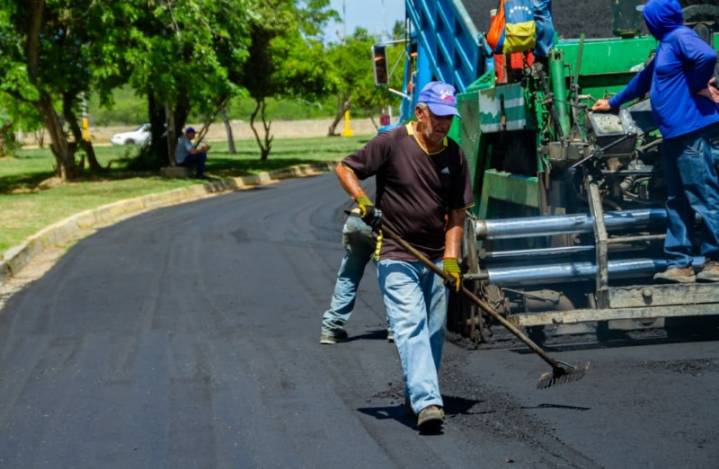 Gobierno Bolivariano culminó asfaltado de la avenida Francisco Fajardo