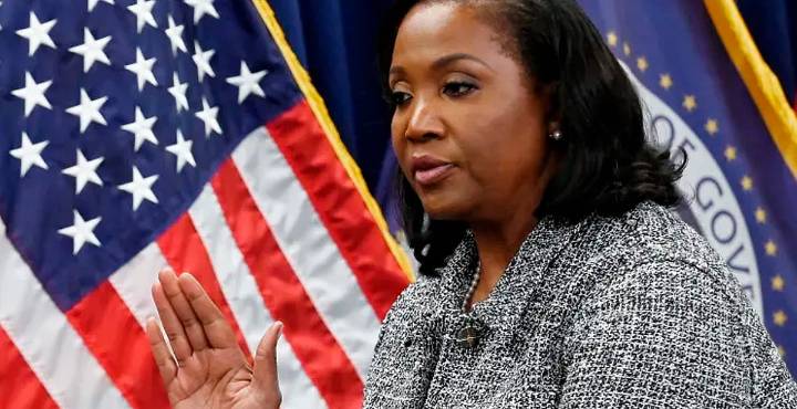 Trump destituye a Lisa Cook de la Reserva Federal; alega “conducta engañosa”