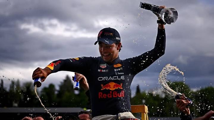 La cláusula "anti Red Bull" que exigió Checo Pérez al firmar con Cadillac