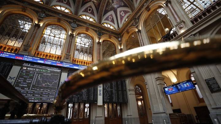 El Ibex 35 toca los 15.000 puntos por primera vez en 18 años