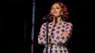 Más de 10.000 personas en cola para el exclusivo concierto de Luz Casal con Zara en A Coruña