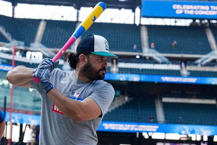 Eugenio Suárez conecta otro jonrón, se acerca a las 100 impulsadas y construye su primera cadena con Seattle