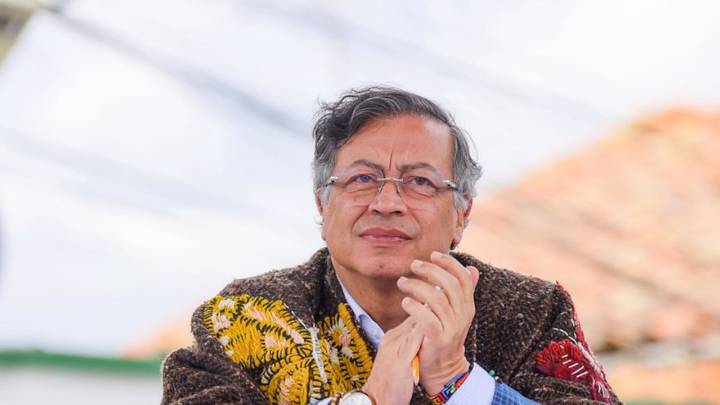 Gustavo Petro cuestionó en pleno evento público los homenajes que se rindieron a Miguel Uribe Turbay
