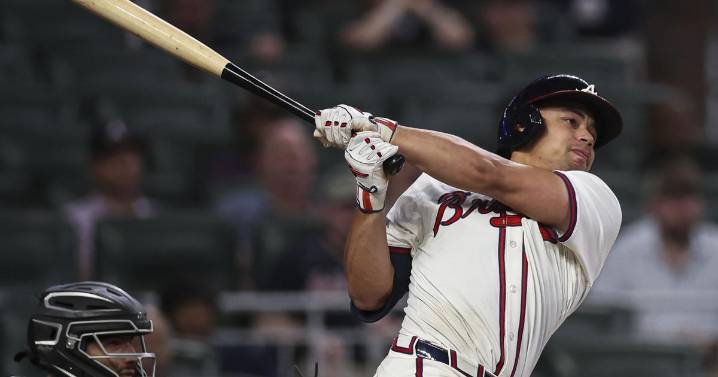 Baldwin's 2-run single in 8th caps 6-run comeback as Braves rally past White Sox 11