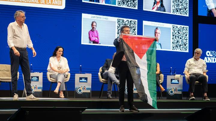 Petro carga contra los empresarios después de que Quintero intentara boicotear un evento de la patronal