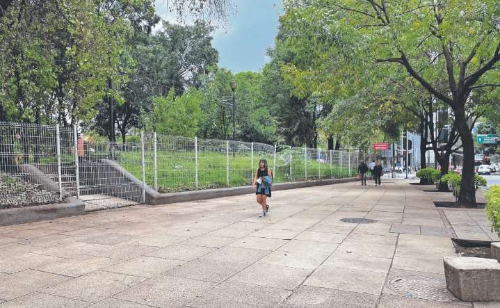 Quitan de Reforma a 57 comerciantes