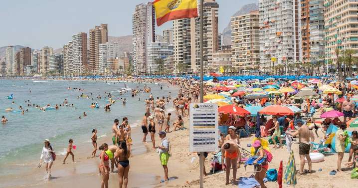 Benidorm holidaymakers say 'its gone so downhill' as crime warning given