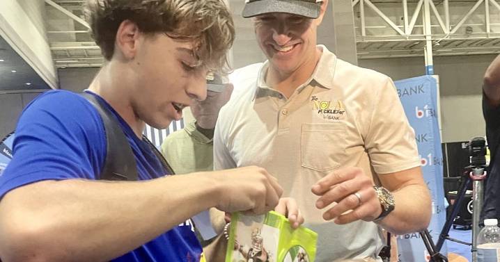 Drew Brees intrigued by Saints' quarterback battle, says one QB 'reminds me a lot of myself'