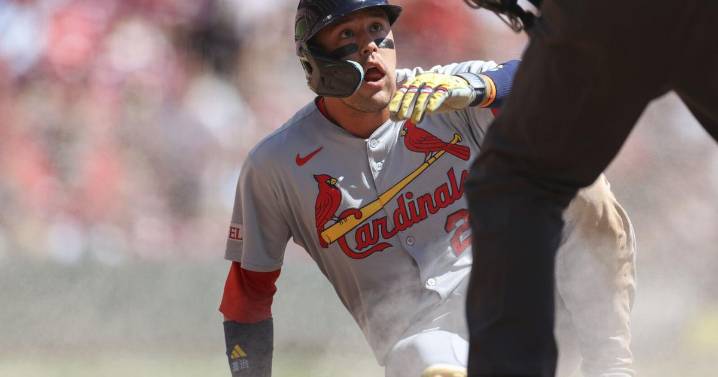 Cardinals go down swinging with 15 strikeouts vs. Reds