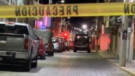 Joven muere tras escapar de hospital y lanzarse desde un espectacular en Puebla