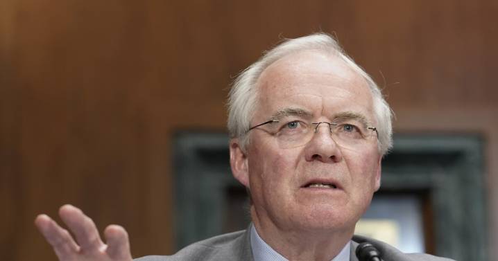 Judge rules former Kroger CEO must explain why he resigned