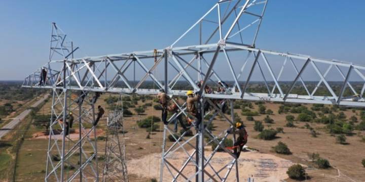 Aumento del Gobierno Petro en el precio de la energía confirma el error que hay en los subsidios para estos estratos