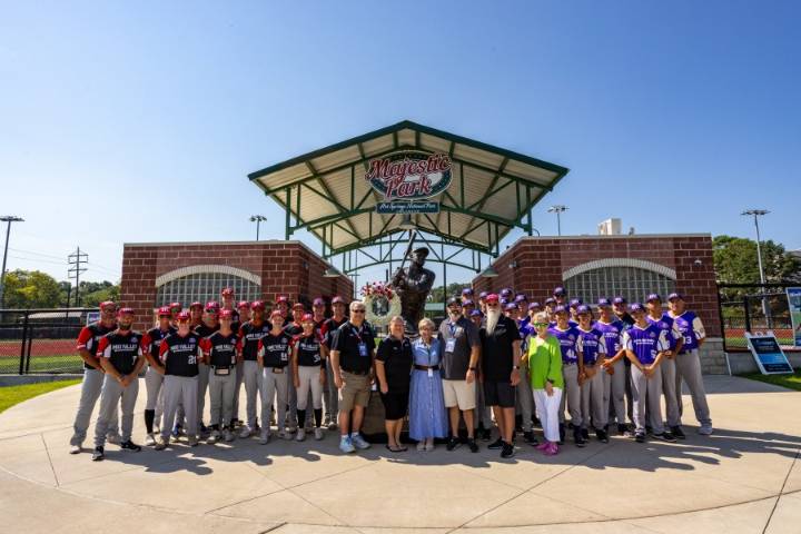 Babe Ruth statue honored with wreath during World Series in Hot Springs