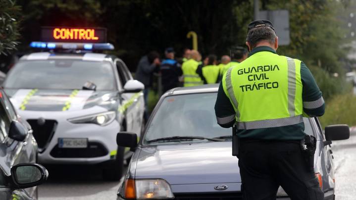 Fallece un ciclista al desvanecerse cuando circulaba por una carretera de Fornelos de Montes