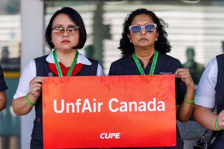 Air Canada pay talks intensify as cabin crew protest, threaten strike