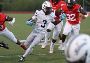 Farmington fends off Oak Park for 17-12 league victory in season opener