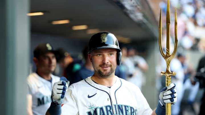 WATCH: Mariners' Cal Raleigh makes MLB history vs. Padres, becomes first catcher with 50