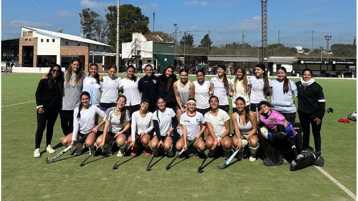 Los equipos de la Federación Entrerriana de Hockey salen a la cancha en Córdoba